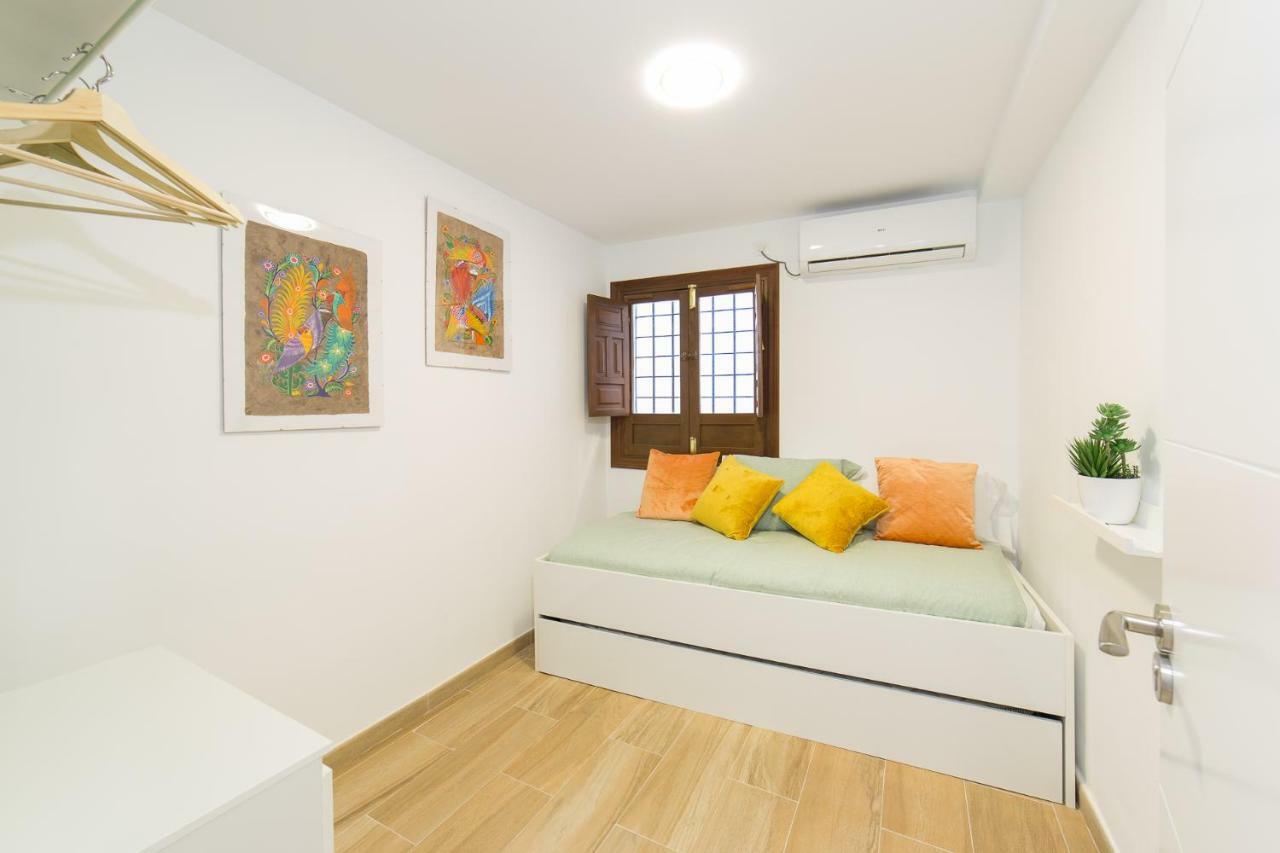 Apartamentos Deanes 5 กอร์โดบา ภายนอก รูปภาพ